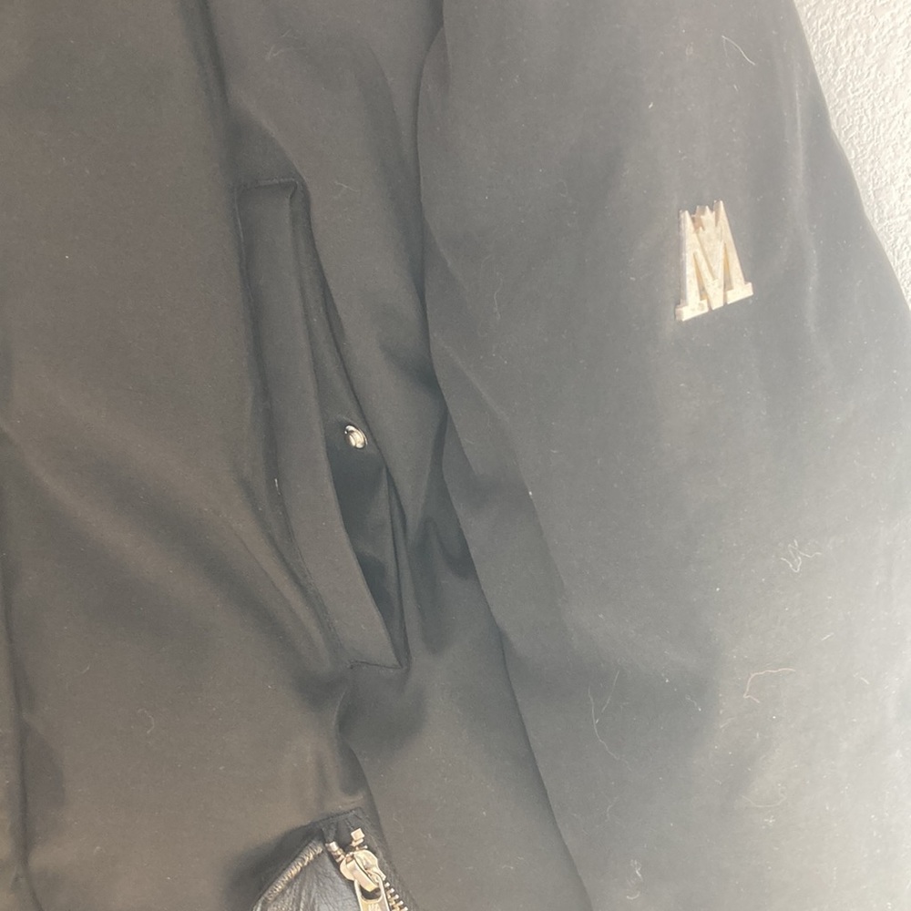 M. Benisti Canadian high fashion quality parka with fox fur removable hood. - Picture 9 of 16
